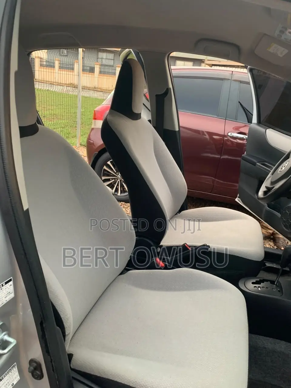 Toyota Vitz 2012 Silver