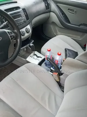 Hyundai Elantra 2010 Red