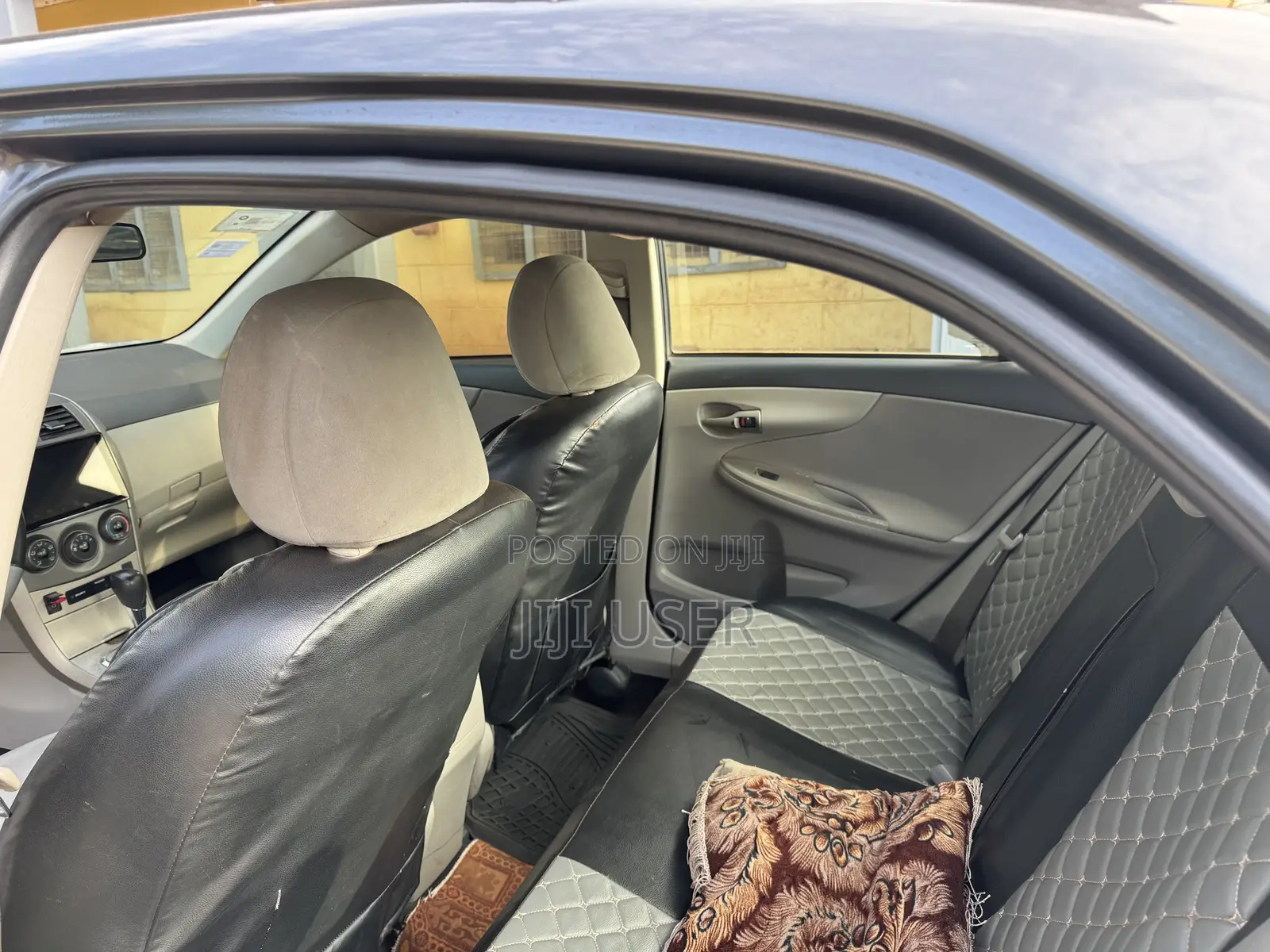 Toyota Corolla LE Special Edition 4dr Sedan (1.8L 4cyl 4A) 2013 Gray