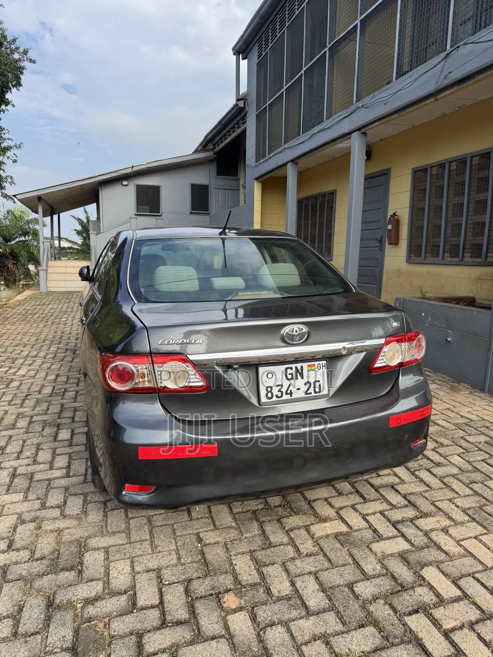 Toyota Corolla LE Special Edition 4dr Sedan (1.8L 4cyl 4A) 2013 Gray