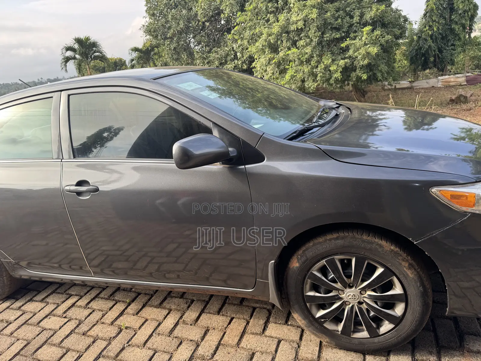Toyota Corolla LE Special Edition 4dr Sedan (1.8L 4cyl 4A) 2013 Gray