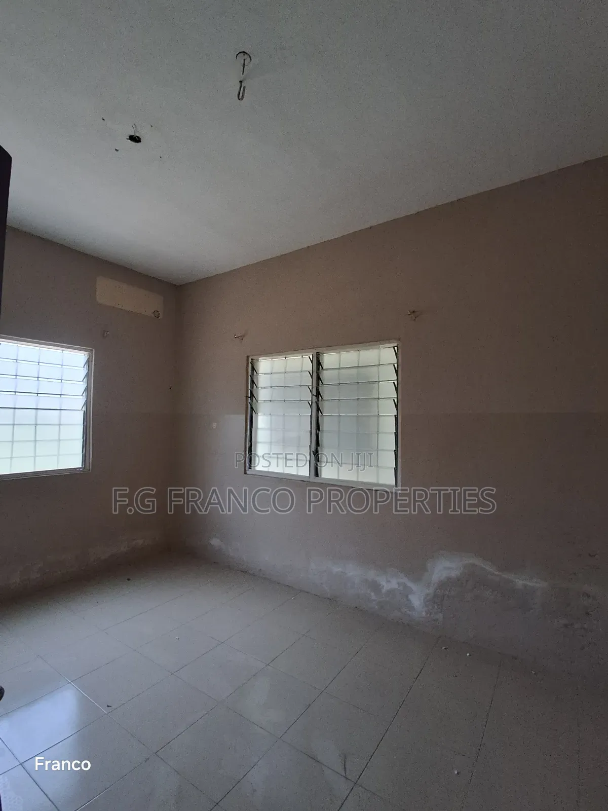 2bdrm Apartment in K.G. Franco, Baatsona Total for rent