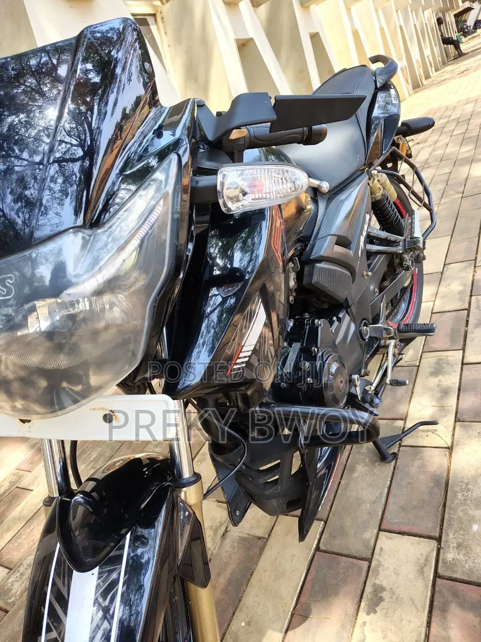 TVS Apache 180 RTR 2025 Black