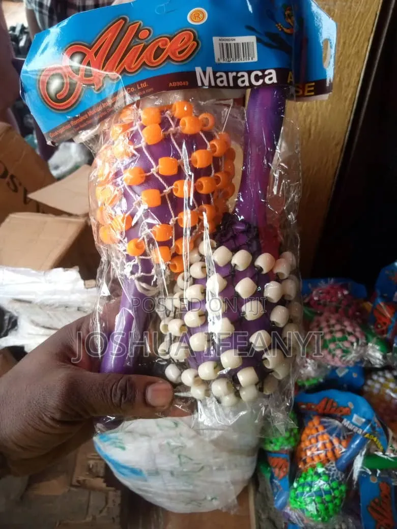 1 Pair Maracas