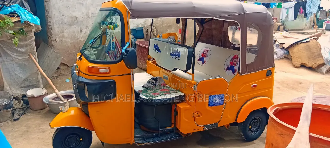 Bajaj RE 2025 Yellow
