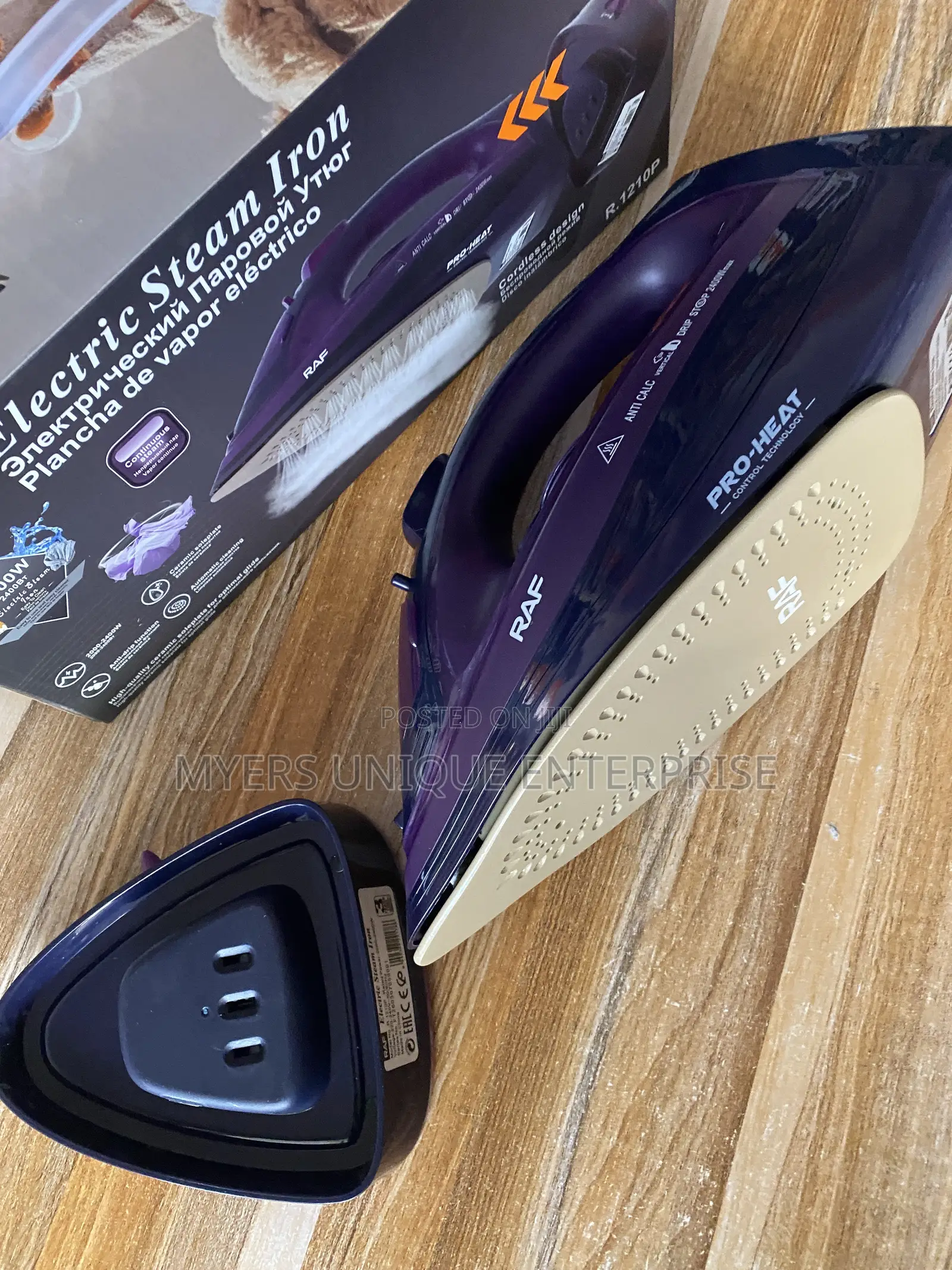 Raf Cordless Steam Iron With Large Water Tank