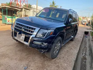 Mitsubishi Pajero 2017 Black