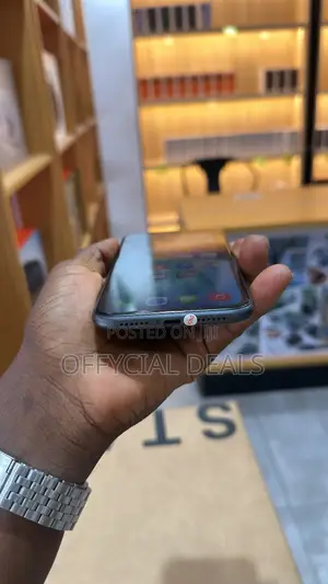 Apple iPhone 11 64 GB Black