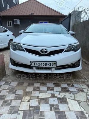 Toyota Camry SE 4dr Sedan w/Prod. End 11/13 (2.5L 4cyl 6A) 2014 White