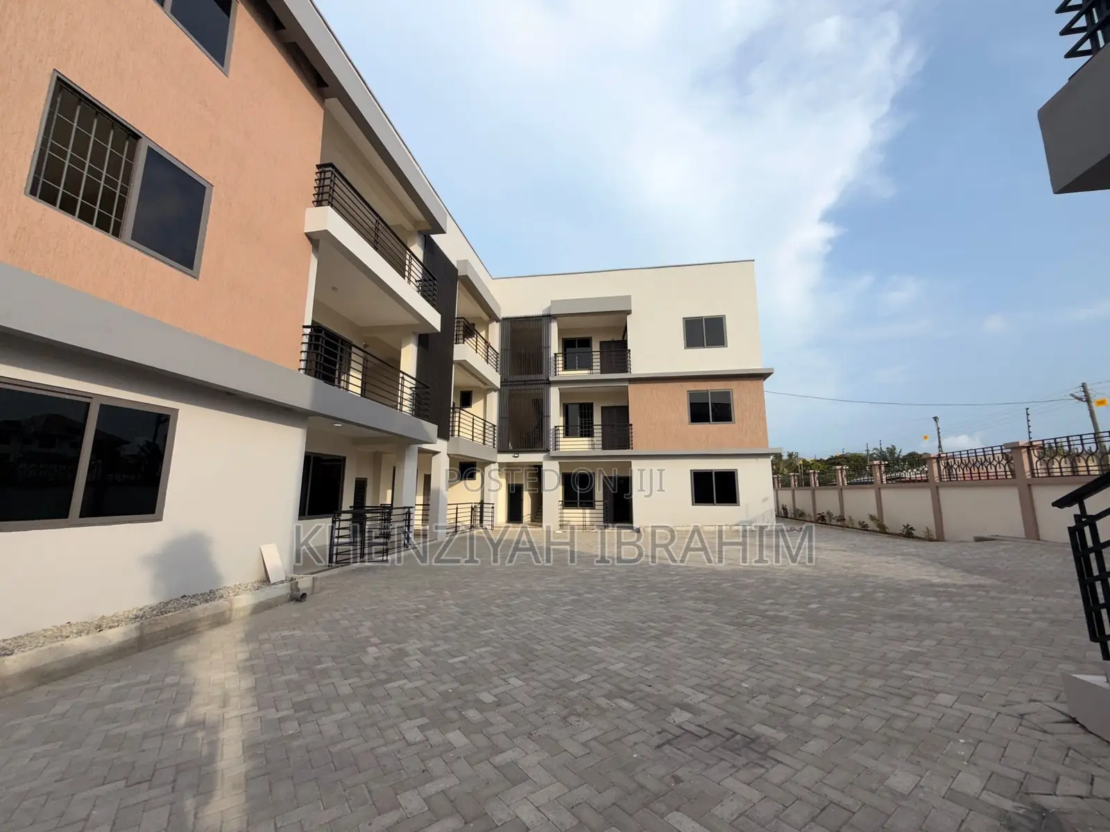 3bdrm Apartment in Ashaley Botwe for rent