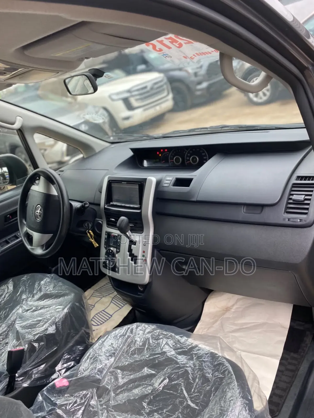 Toyota Voxy V 4WD 7-Seater 2012 Black