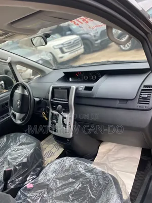 Toyota Voxy V 4WD 7-Seater 2012 Black