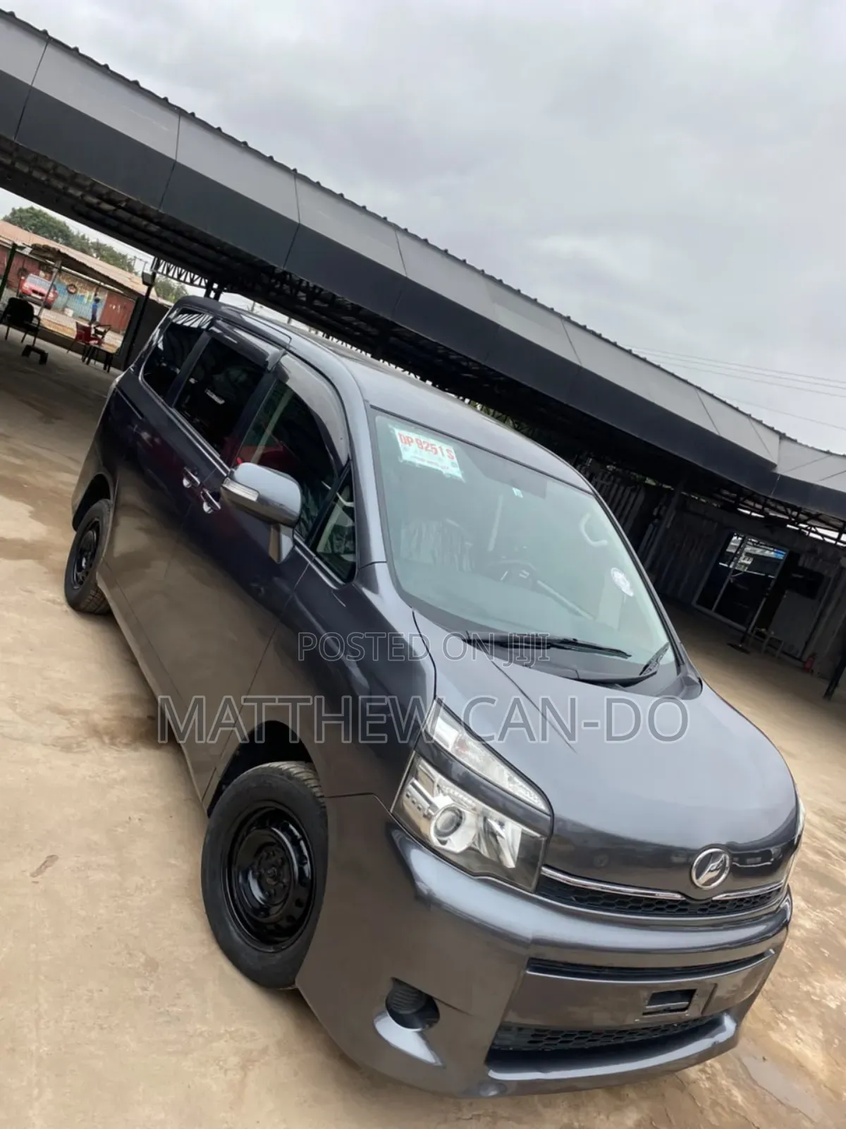 Toyota Voxy V 4WD 7-Seater 2012 Black