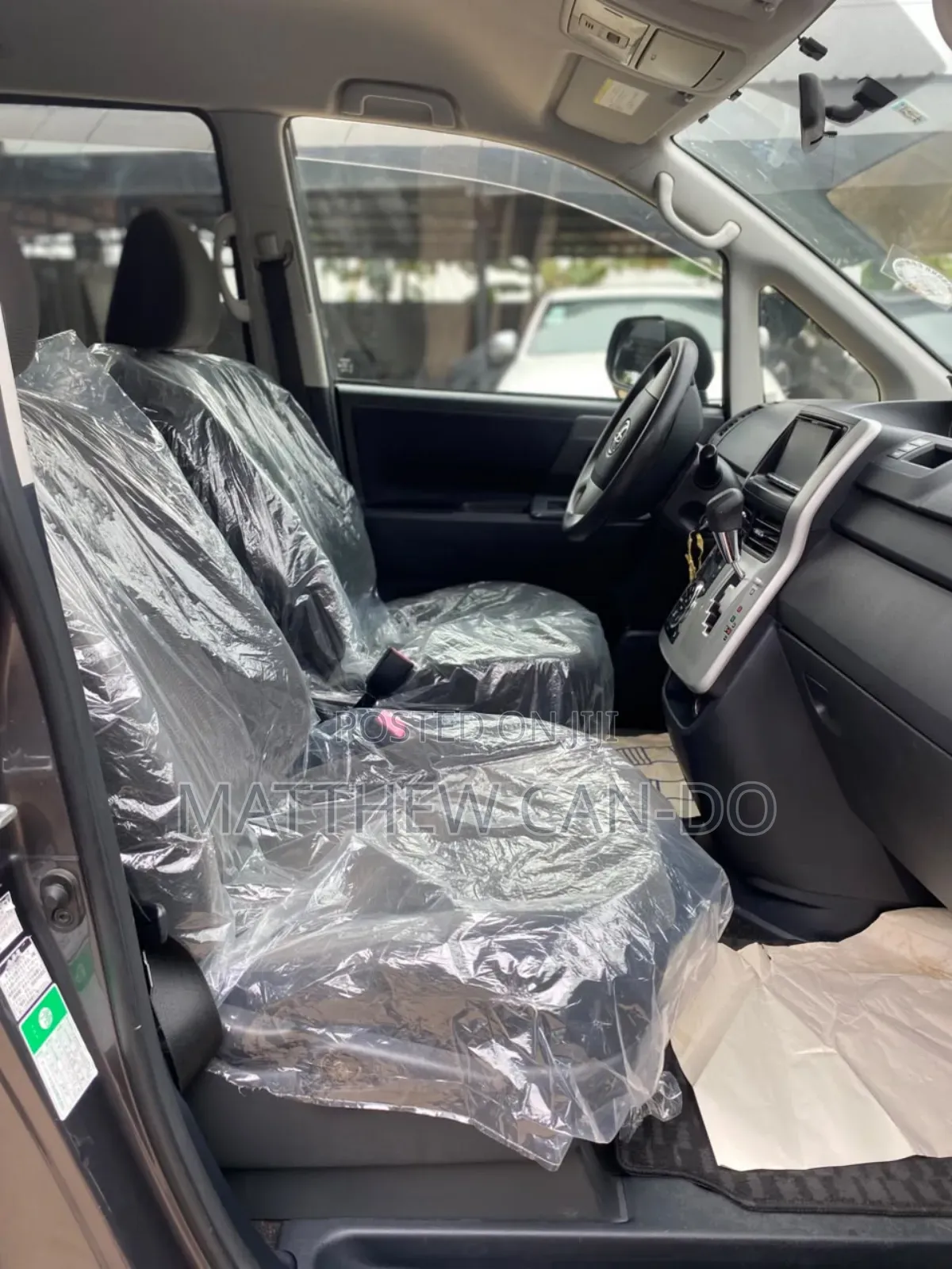 Toyota Voxy V 4WD 7-Seater 2012 Black