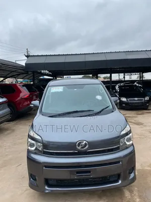 Toyota Voxy V 4WD 7-Seater 2012 Black