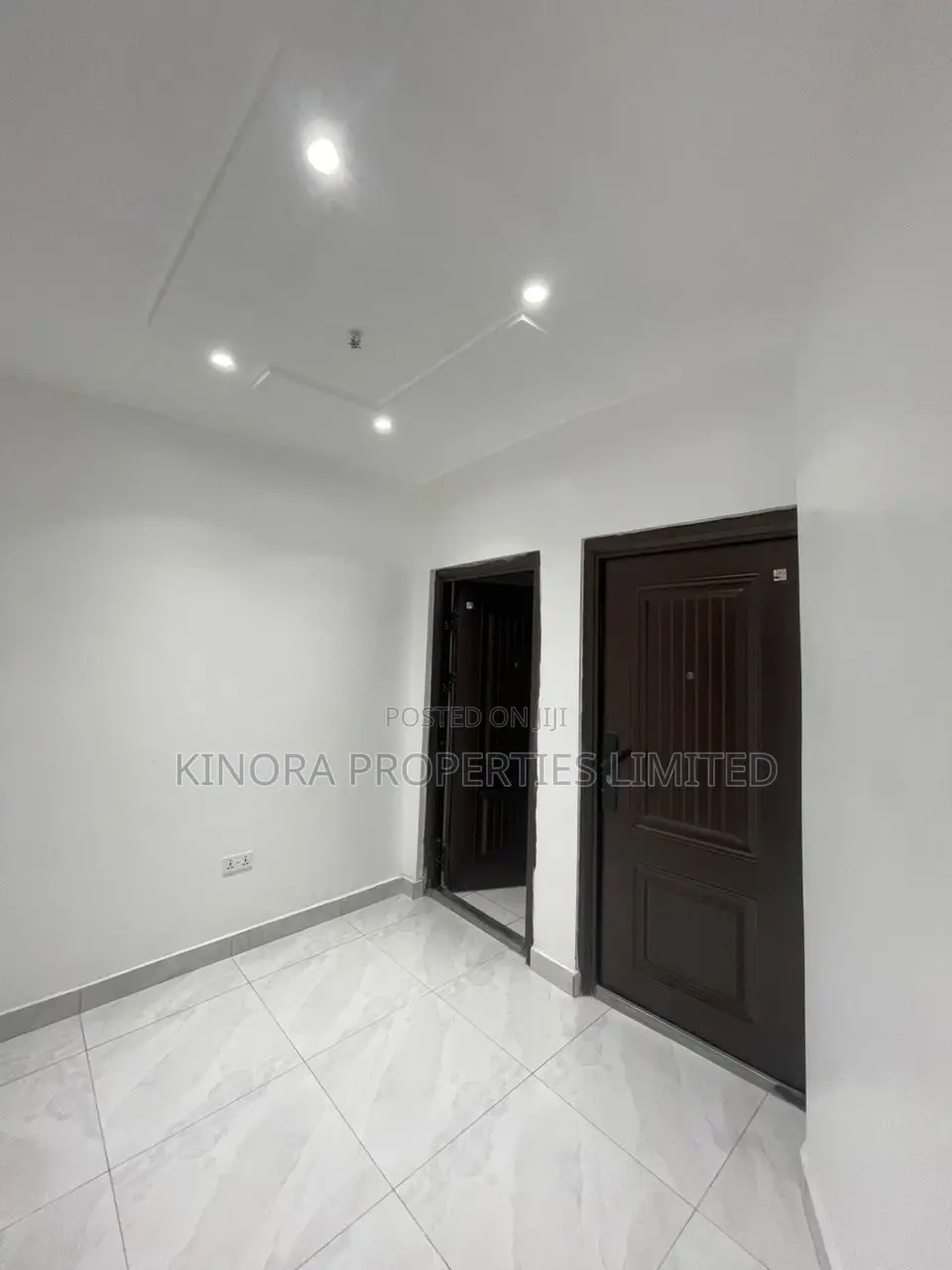 3bdrm Duplex in Botwe for sale