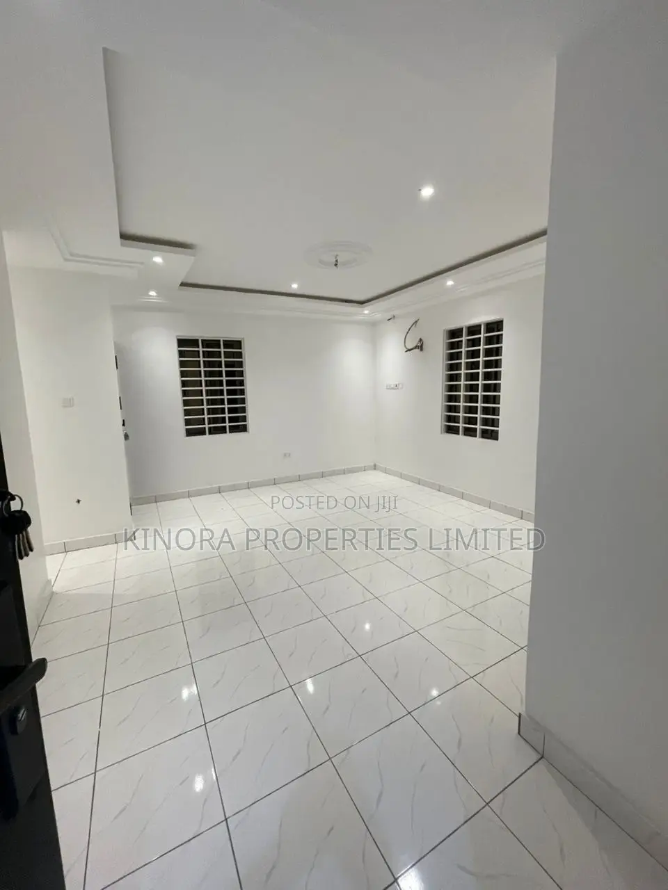 3bdrm Duplex in Botwe for sale