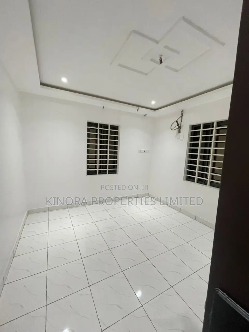 3bdrm Duplex in Botwe for sale
