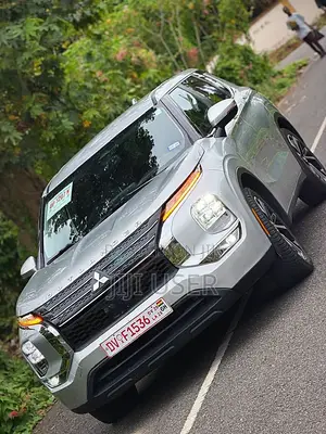 Mitsubishi Outlander SE 2022 Gray