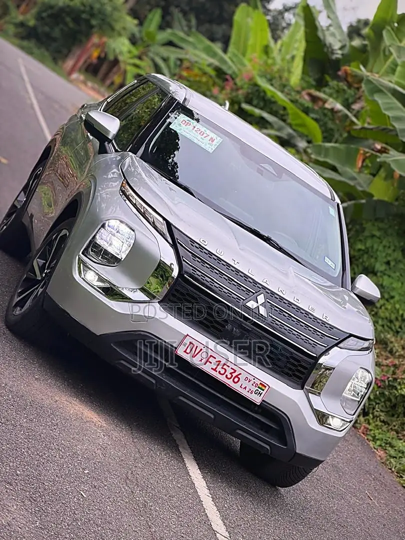 Mitsubishi Outlander SE 2022 Gray