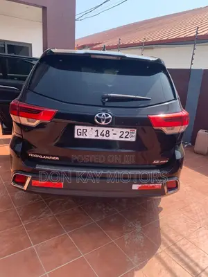 Toyota Highlander SE 4x4 V6 (3.5L 6cyl 8A) 2018 Black