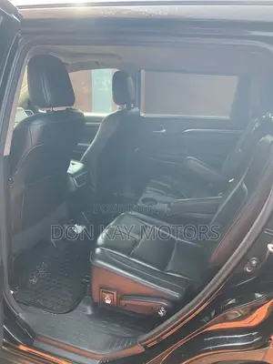 Toyota Highlander SE 4x4 V6 (3.5L 6cyl 8A) 2018 Black
