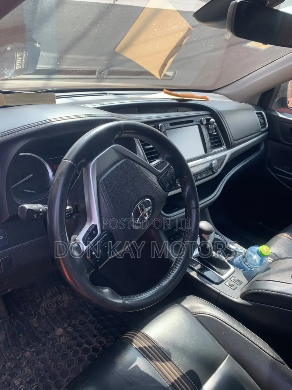 Toyota Highlander SE 4x4 V6 (3.5L 6cyl 8A) 2018 Black