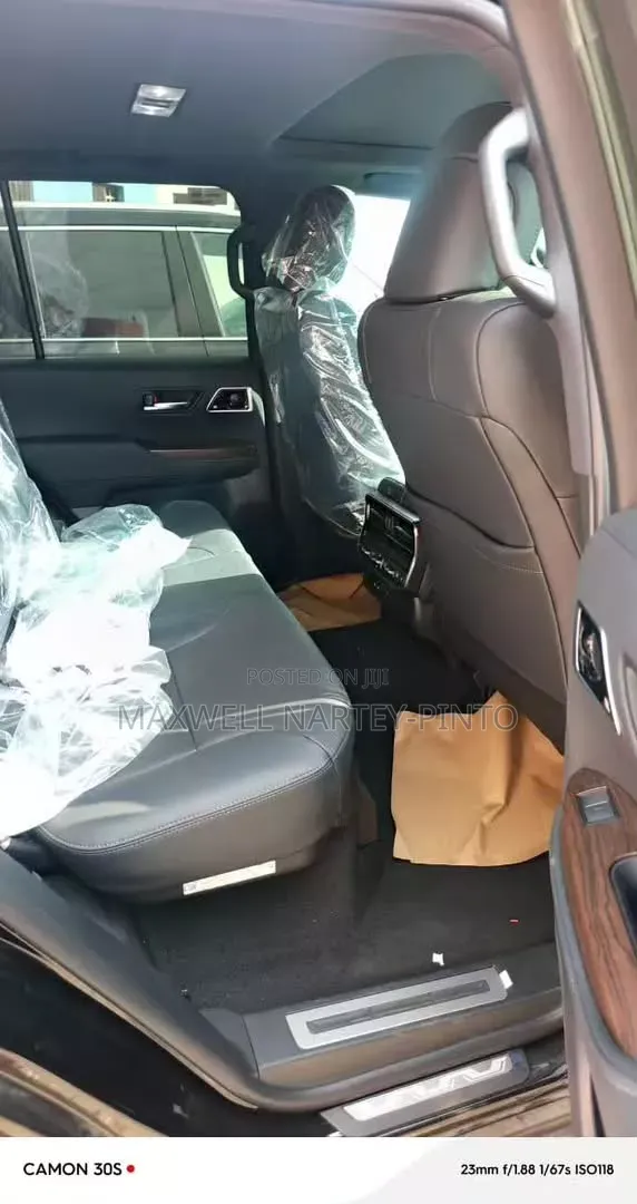 New Toyota Land Cruiser LC300 2025 Black