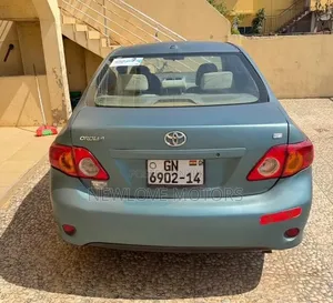 Toyota Corolla LE 4dr Sedan (1.8L 4cyl 4A) 2010 White