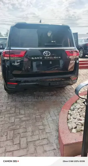 New Toyota Land Cruiser LC300 2025 Black