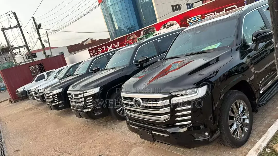 New Toyota Land Cruiser LC300 2025 Black