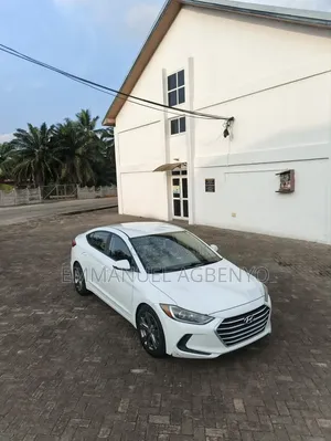 Hyundai Elantra SE Sedan FWD (2.0L 4cyl 6M) 2017 White
