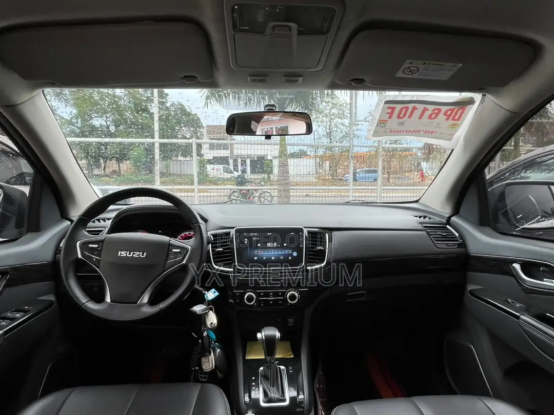 Isuzu D-MAX 2021 White