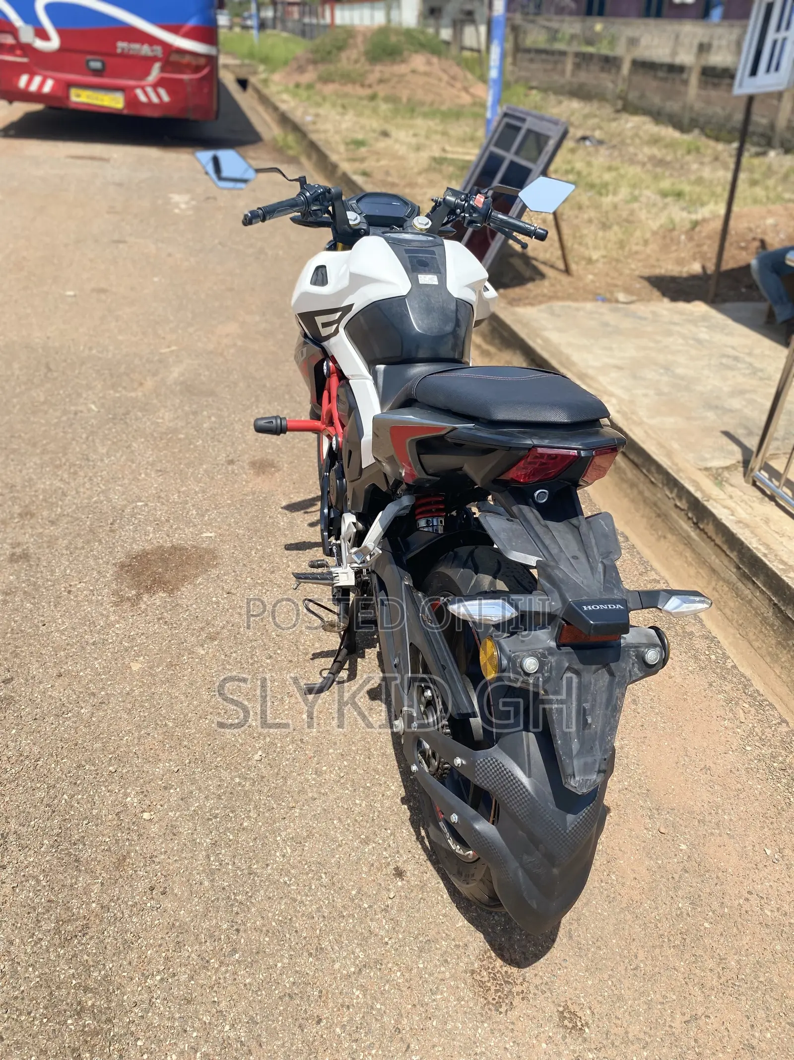 Honda CB 2024 White