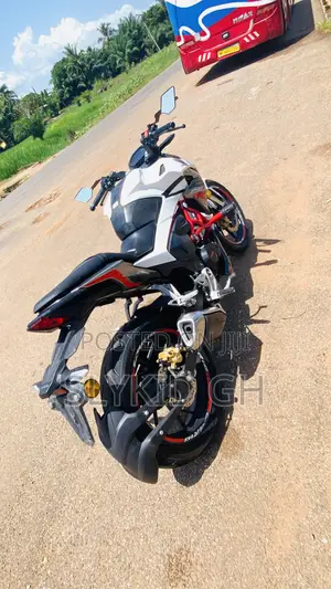 Honda CB 2024 White