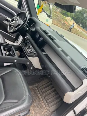 Land Rover Defender First Edition 2023 White