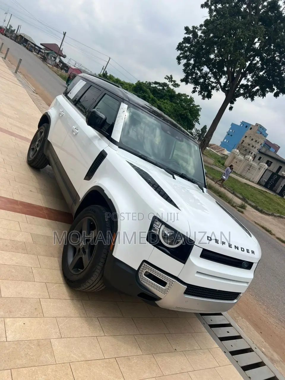 Land Rover Defender First Edition 2023 White