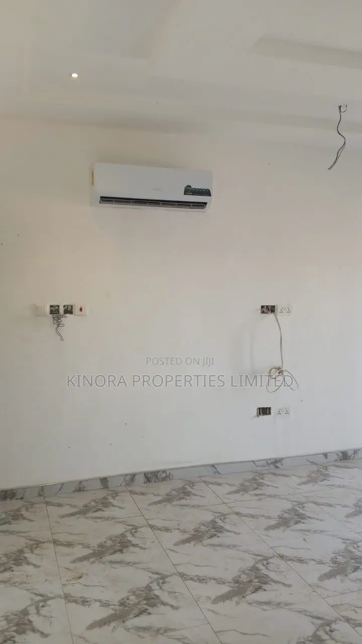 3bdrm Apartment in Atomic Down Police, Haatso for rent