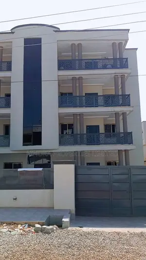 3bdrm Apartment in Atomic Down Police, Haatso for rent