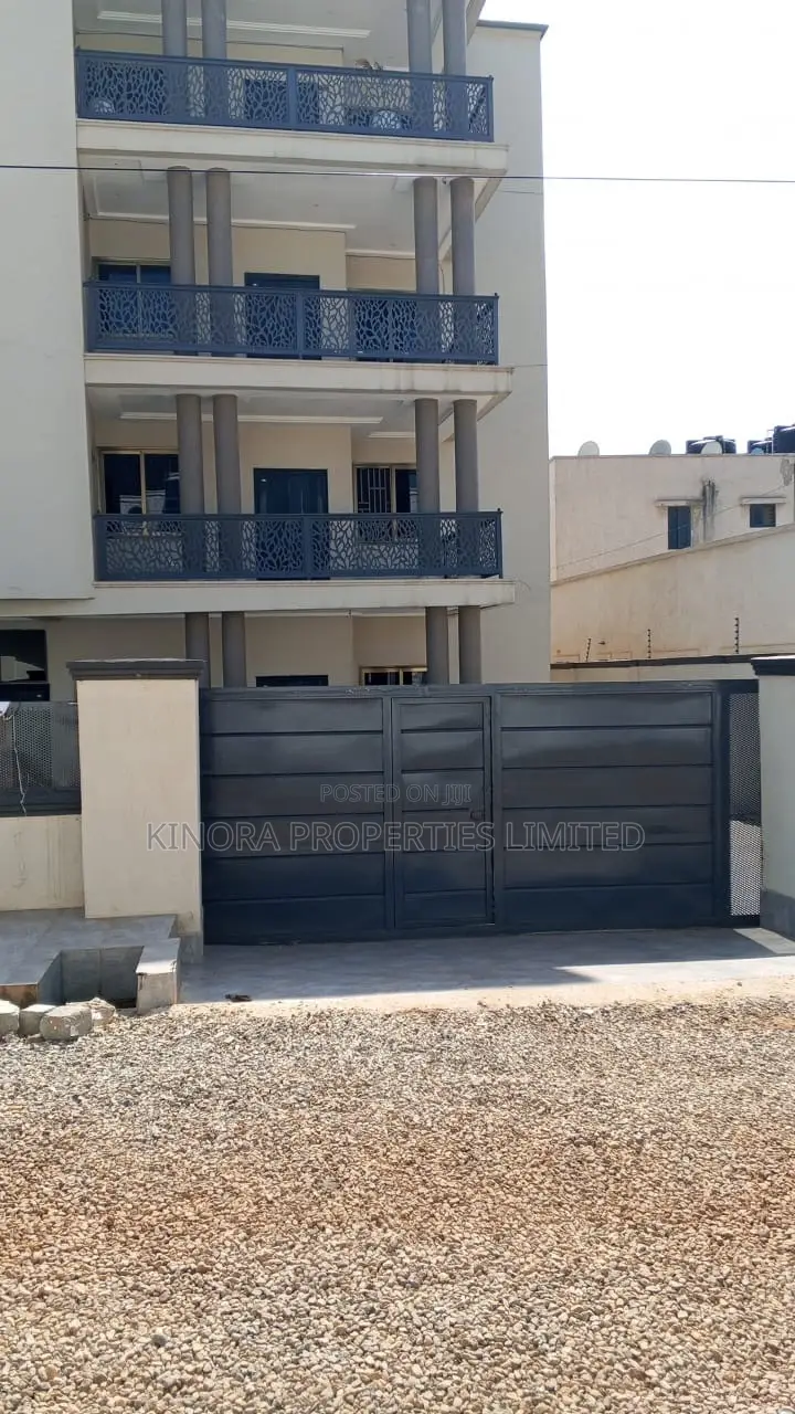 3bdrm Apartment in Atomic Down Police, Haatso for rent