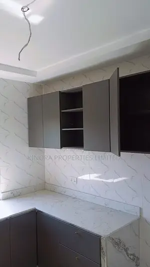 3bdrm Apartment in Atomic Down Police, Haatso for rent