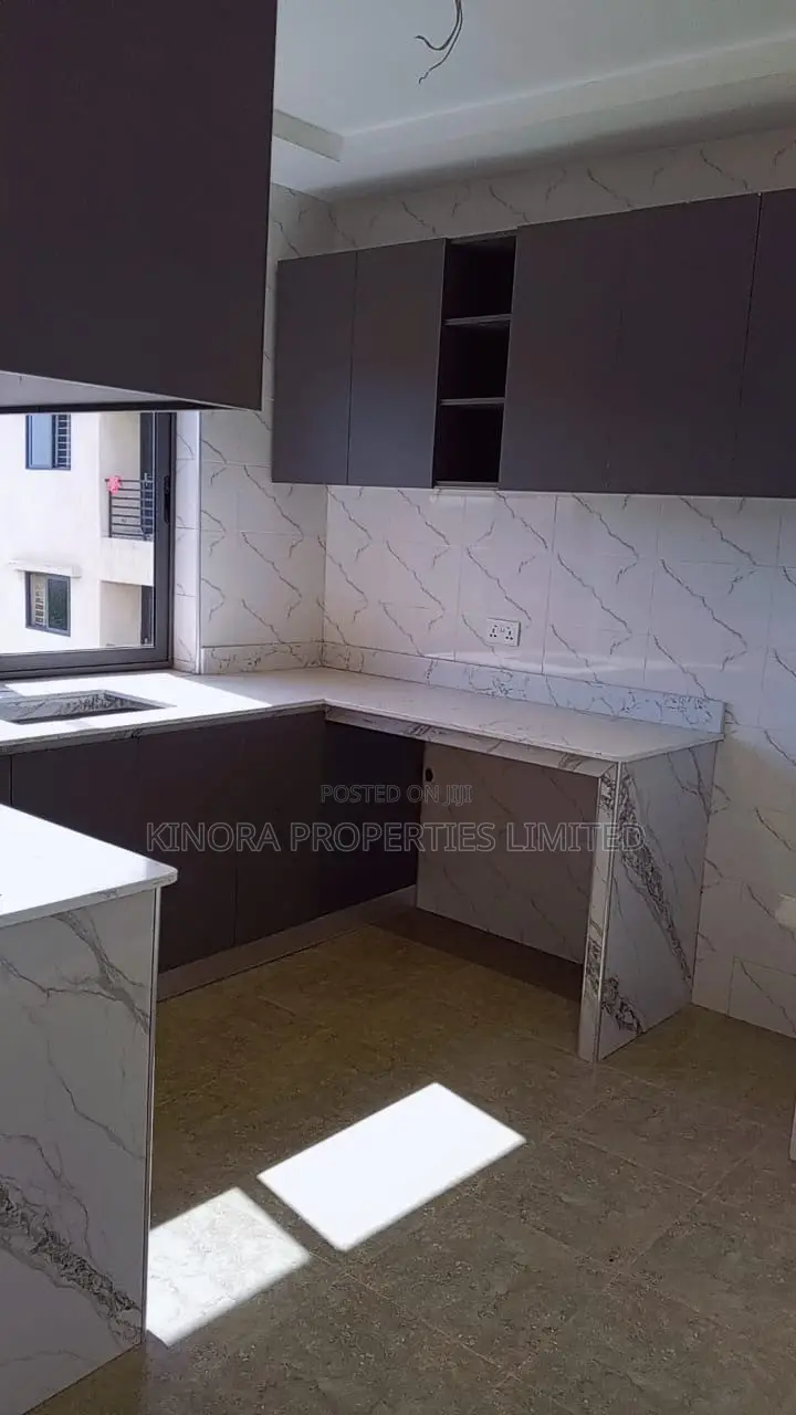 3bdrm Apartment in Atomic Down Police, Haatso for rent