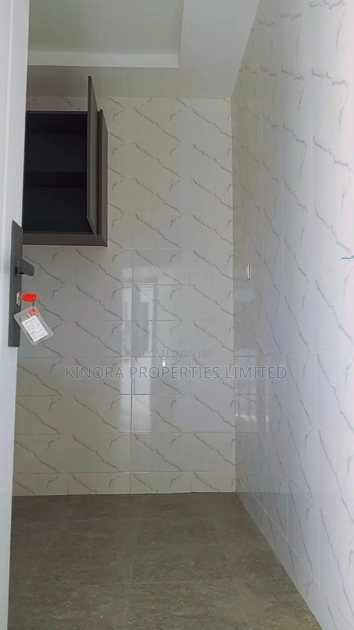 3bdrm Apartment in Atomic Down Police, Haatso for rent