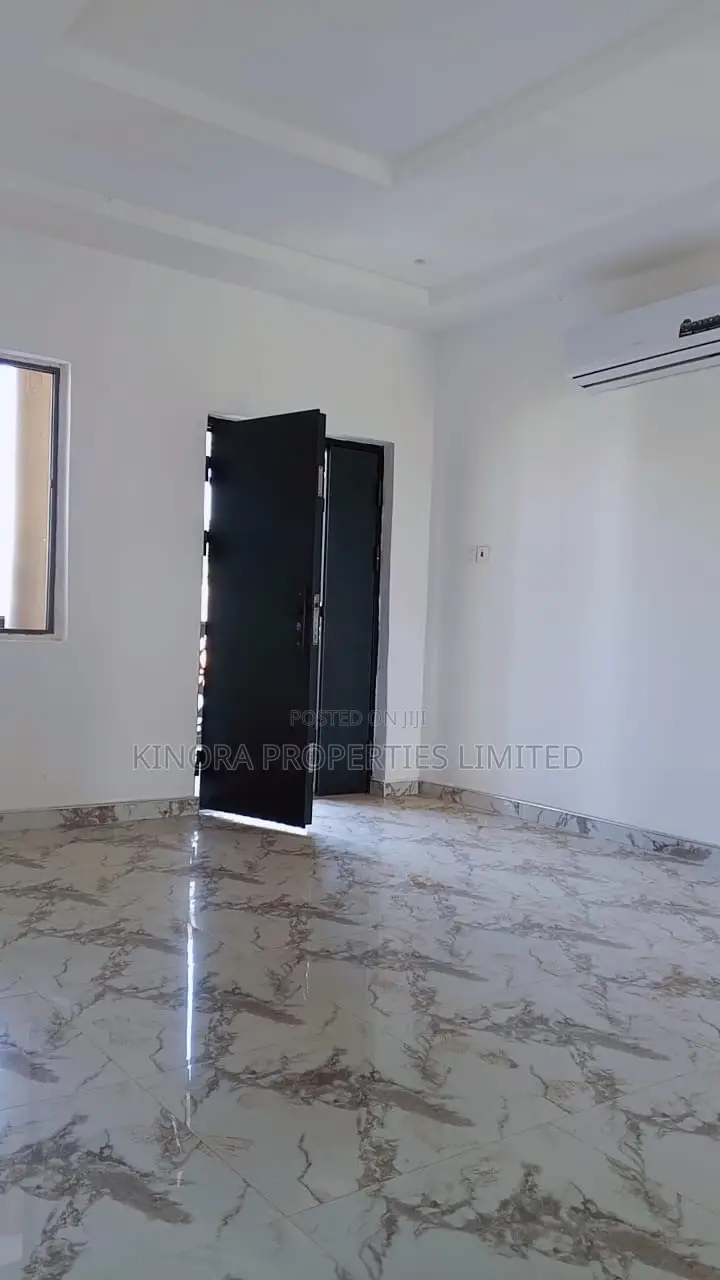 3bdrm Apartment in Atomic Down Police, Haatso for rent