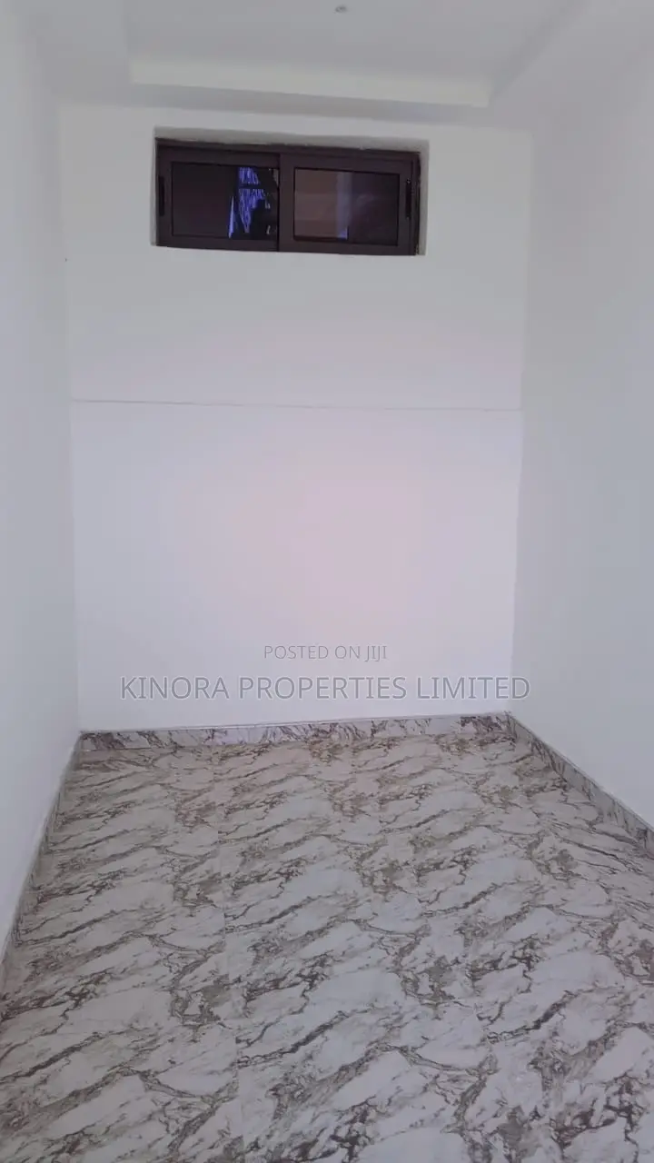3bdrm Apartment in Atomic Down Police, Haatso for rent