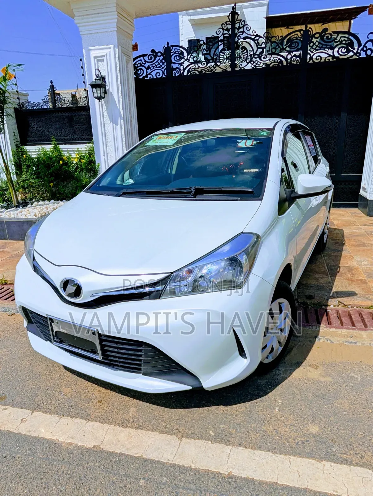 Toyota Vitz 1.3 AWD 5dr 2016 White
