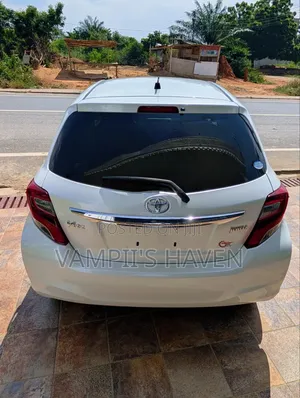 Toyota Vitz 1.3 AWD 5dr 2016 White