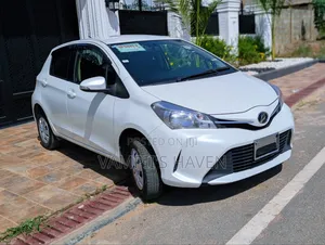 Toyota Vitz 1.3 AWD 5dr 2016 White
