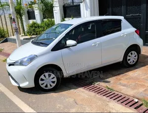 Toyota Vitz 1.3 AWD 5dr 2016 White