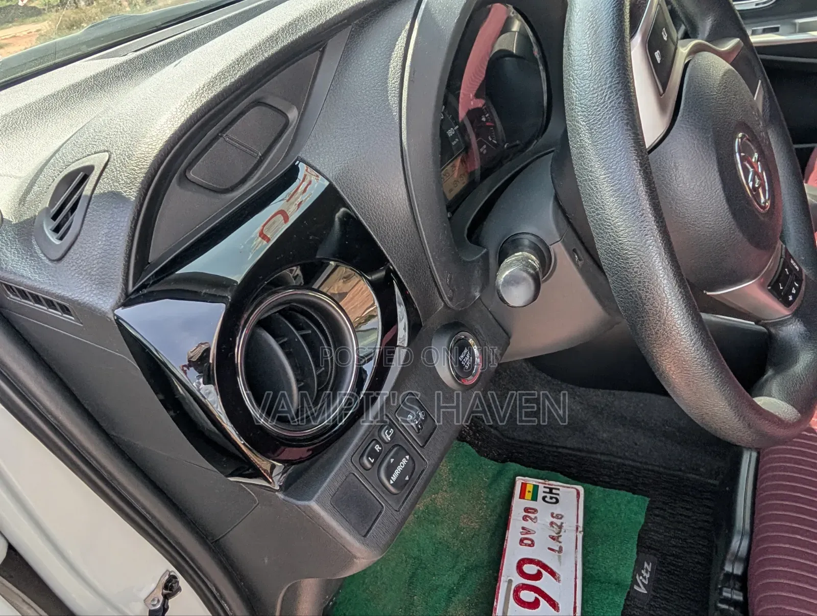 Toyota Vitz 1.3 AWD 5dr 2016 White